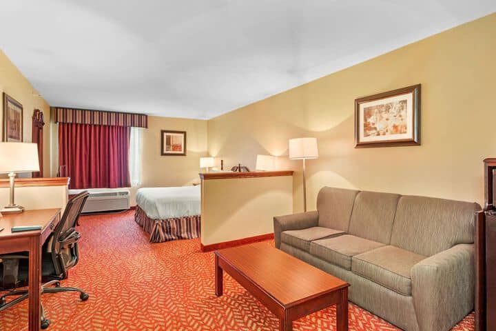 Room 3 of 19