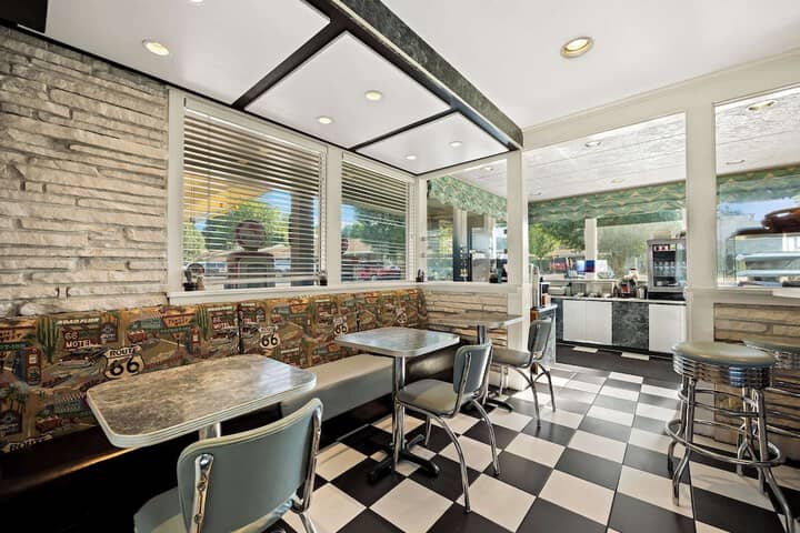 Breakfast area