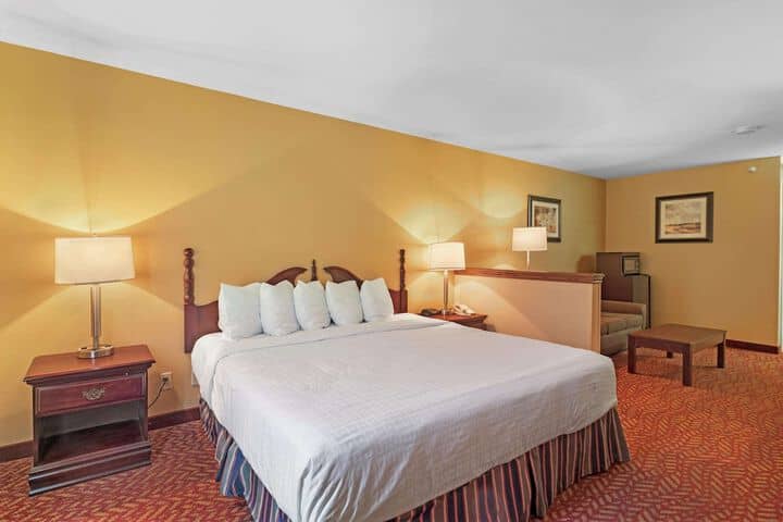 Room 4 of 19