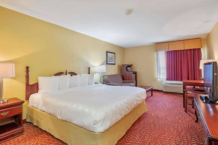 Room 11 of 19