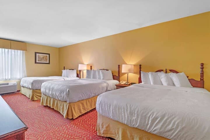 Room 7 of 19