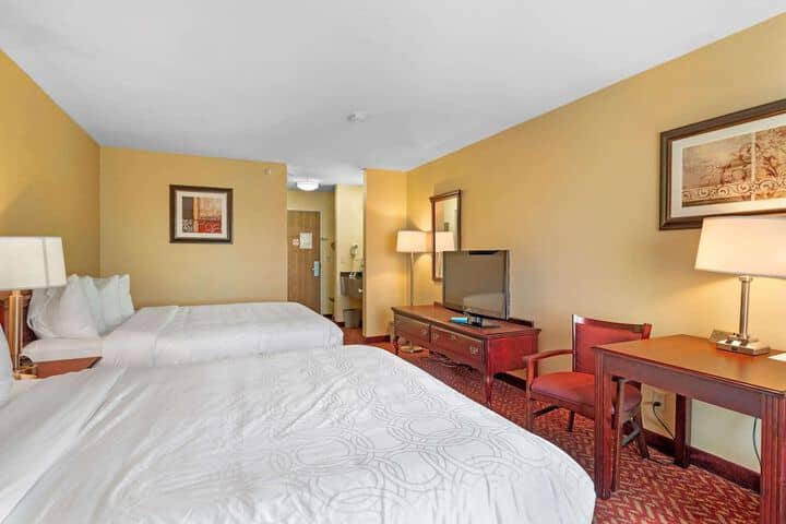 Room 10 of 19